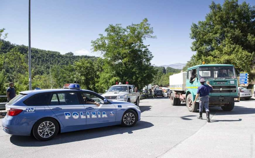 Užas u Italiji: Automobilom se zabio u pješake, sedmero ozlijeđenih